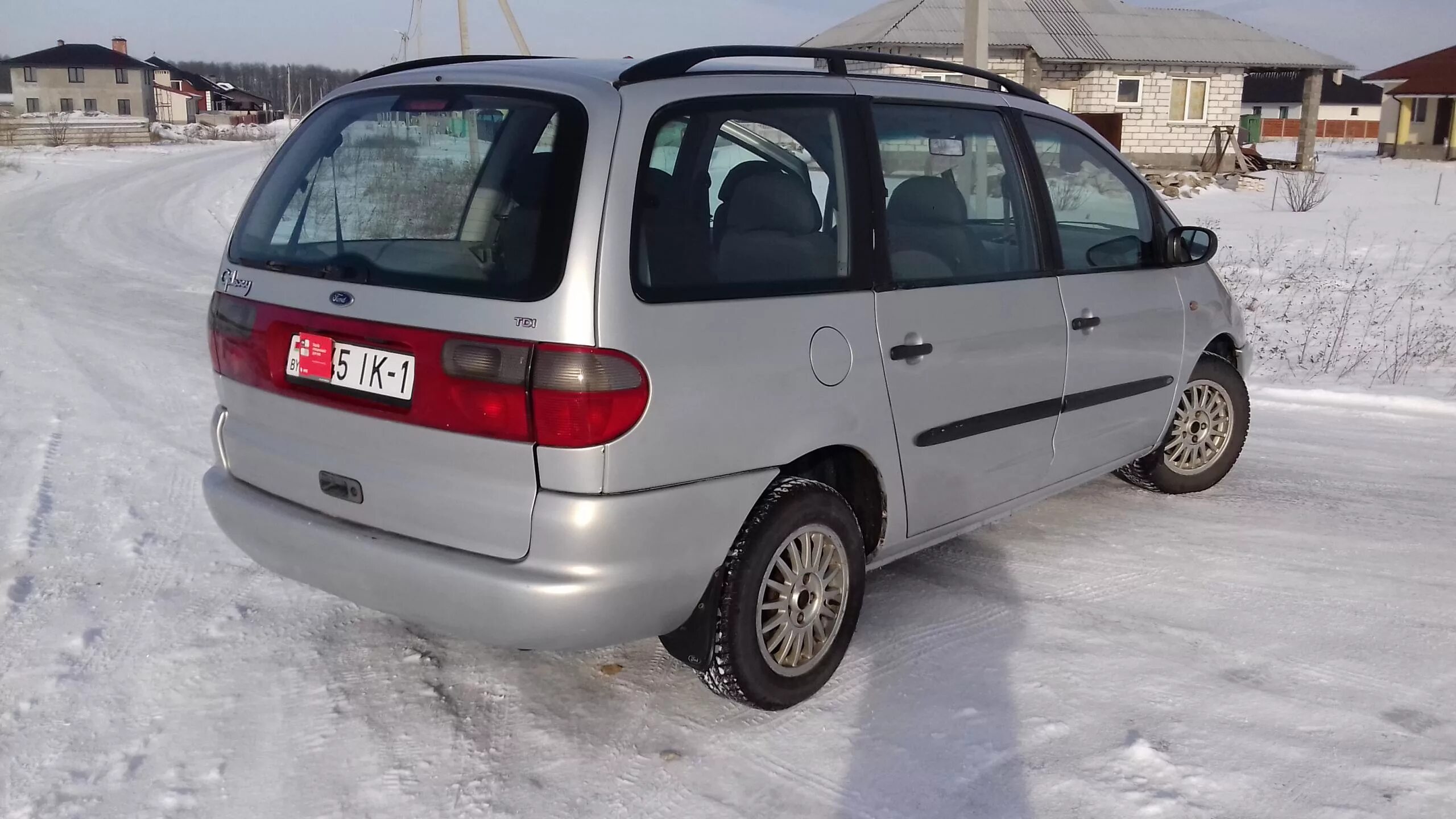 Куплю форд галакси дизель. Ford Galaxy 1999. Стекло багажника Форд галакси 1999. Галакси 1998. Ford Galaxy 1998.