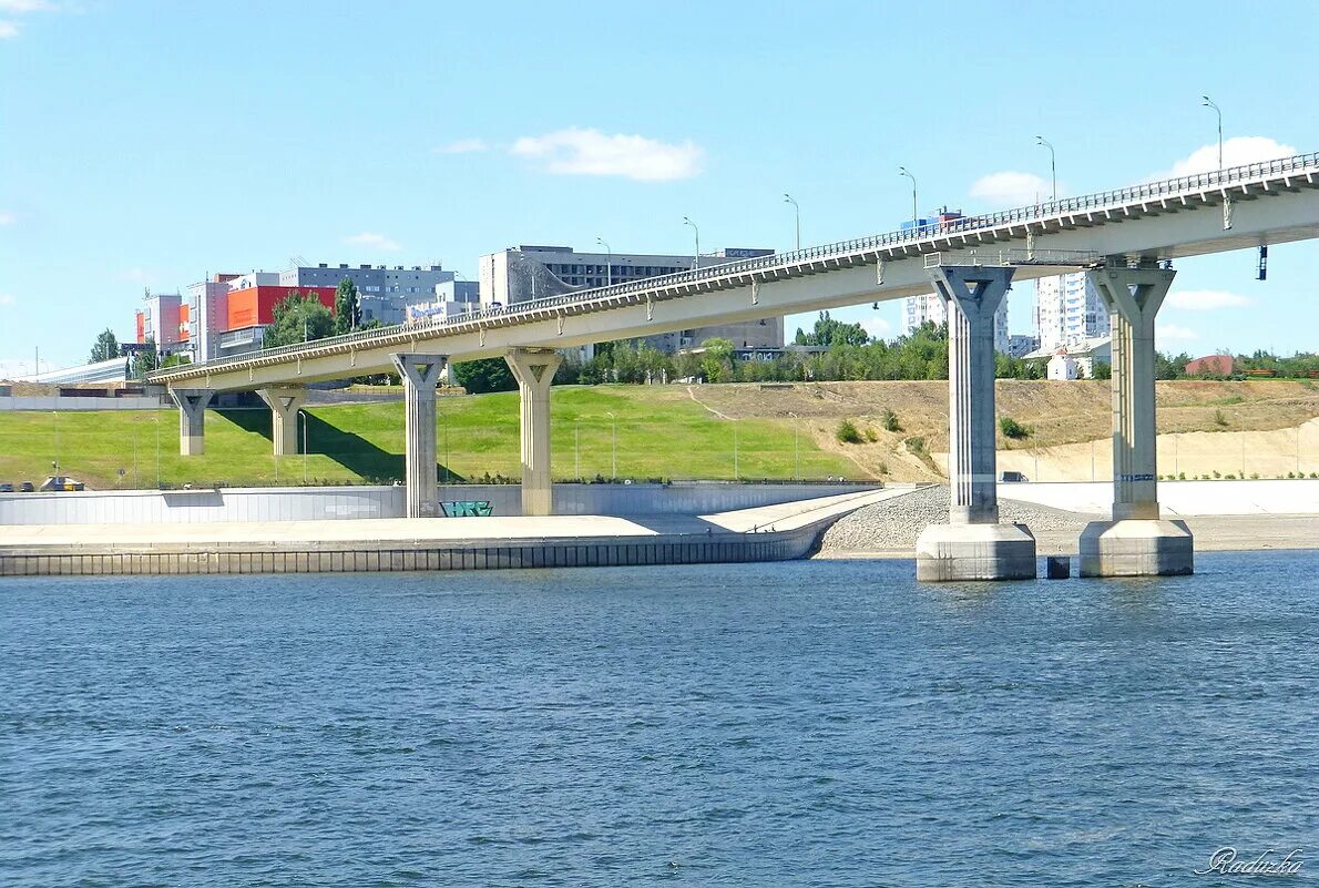 Мост в волгограде танцует видео. Танцующий мост в Волгограде. Мост Волгоград Краснослободск. Резонанс моста в Волгограде. Мост через Волгу в Волгограде.