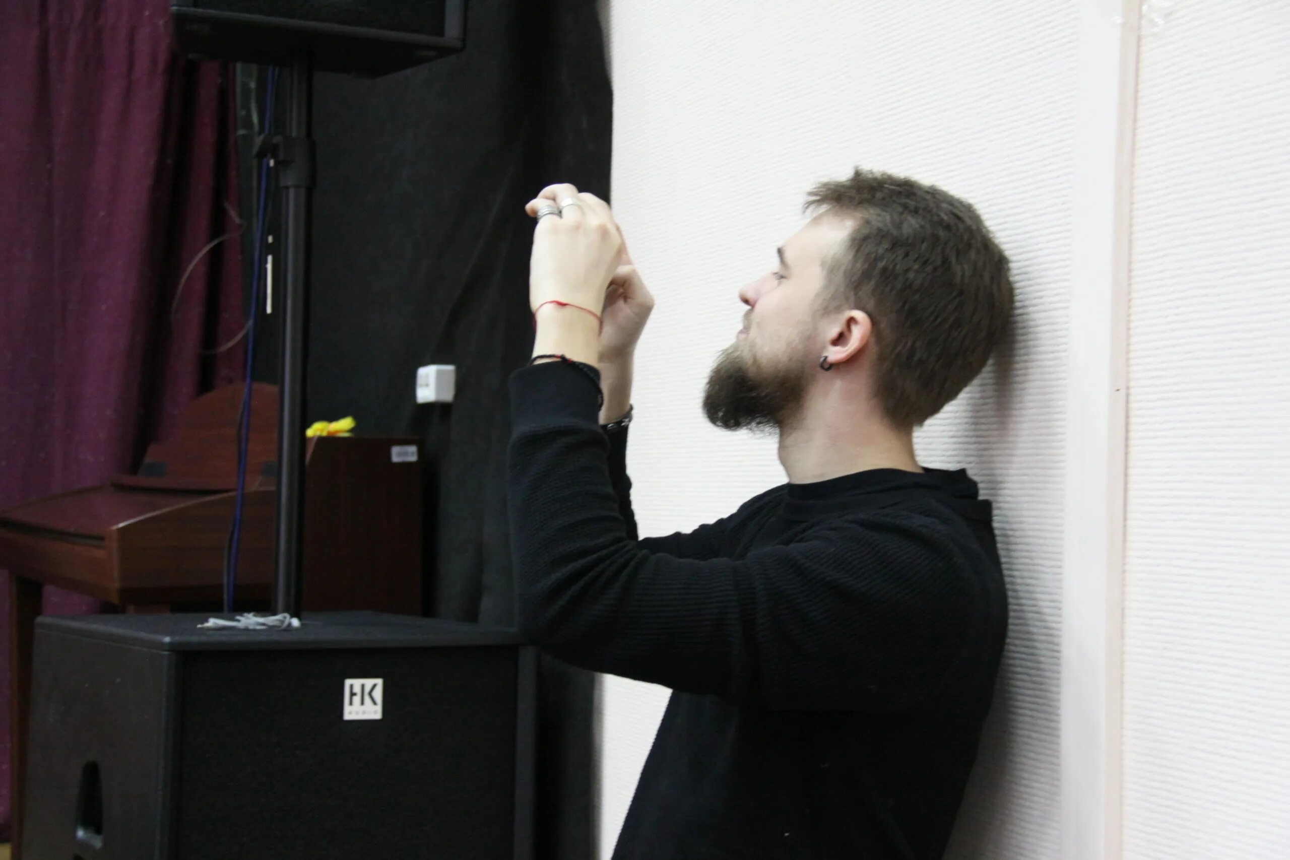 Белоусов тарас дмитриевич гитис. Тарас белоусов гитис. Тарас белоусов декан. Белоусов тарас дмитриевич. Андреев мастер в гитисе.