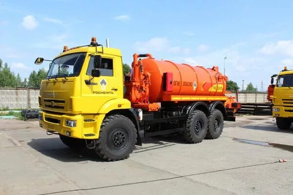 Акн как работает. Акн-10 на шасси камаз 43118. камаз 43118 роснефть. урал акнс 10. акн-10 на шасси камаз.