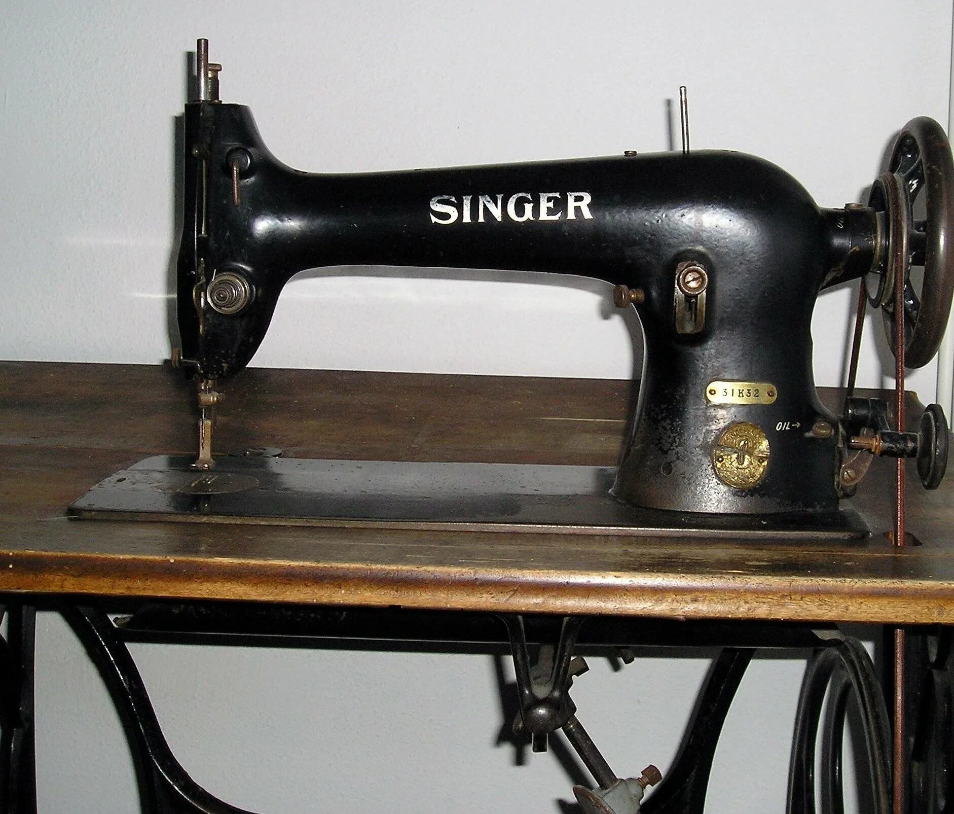 Выбор швейной машинки. Швейная машинка Singer Зингер. Зингер 16к55. Швейная машинка (Zinger super 2001). Швейная машинка 298 Сингер.