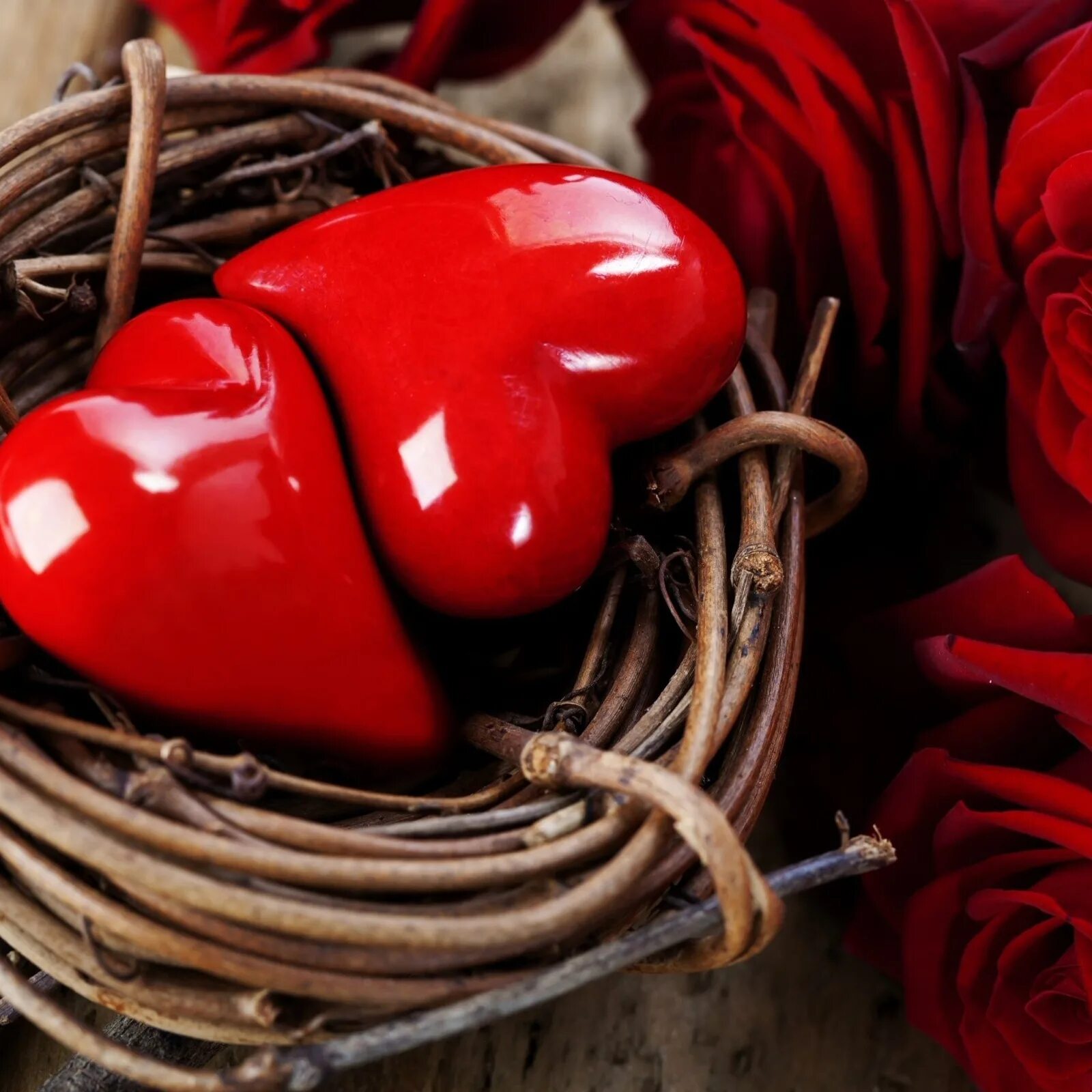 Жизнь в красном цвете. Красивые картинки про любовь. Сердечки по фен шуй. Красная жизнь. Два сердца фото.