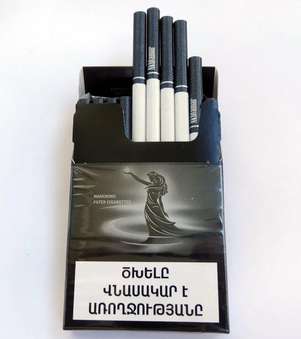 Самые хорошие армянские сигареты. Сигареты Ахтамар Блэк Флейм. Сигареты Ахтамар с черным фильтром. Сигареты Ахтамар Армения. Армянские сигареты Ахтамар тонкие.