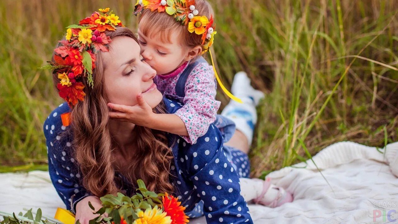 Мать с ребенком. Красивая мама. Дети с цветами. Фотосессия ко Дню матери. Все что можно мать