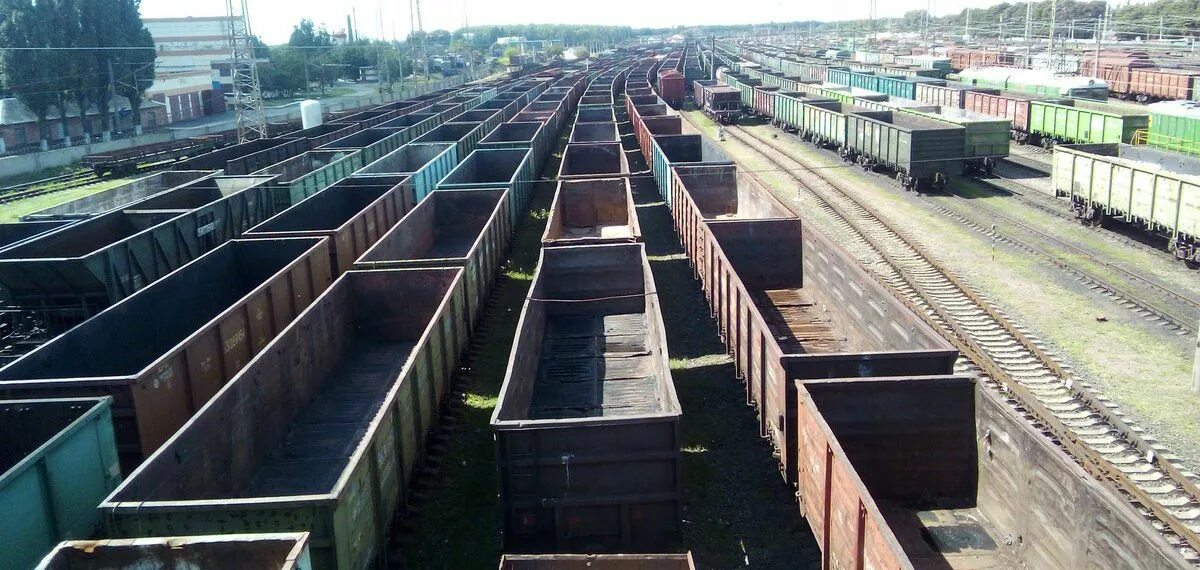 порожний вагон является. полувагон 12-9766. порожние вагоны. порожние вагоны. грузовые вагоны ржд.