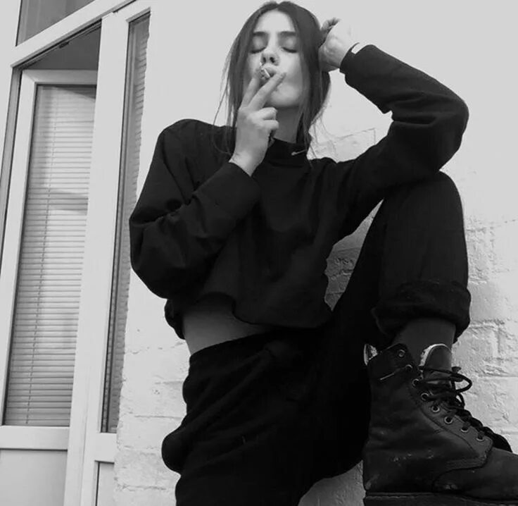 Темная эстетика. Фоточки эстетика. Skater boy aesthetic стиль. Красивые подростки девочки эстетика. Эстетика парня подростка.