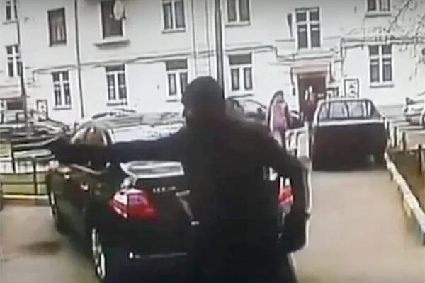 бизнесмен покушение. преступления в ереване. убийства в ереване водителя. васильев сергей васильевич пнт. сергей пономаренко мэр шахты убийство.