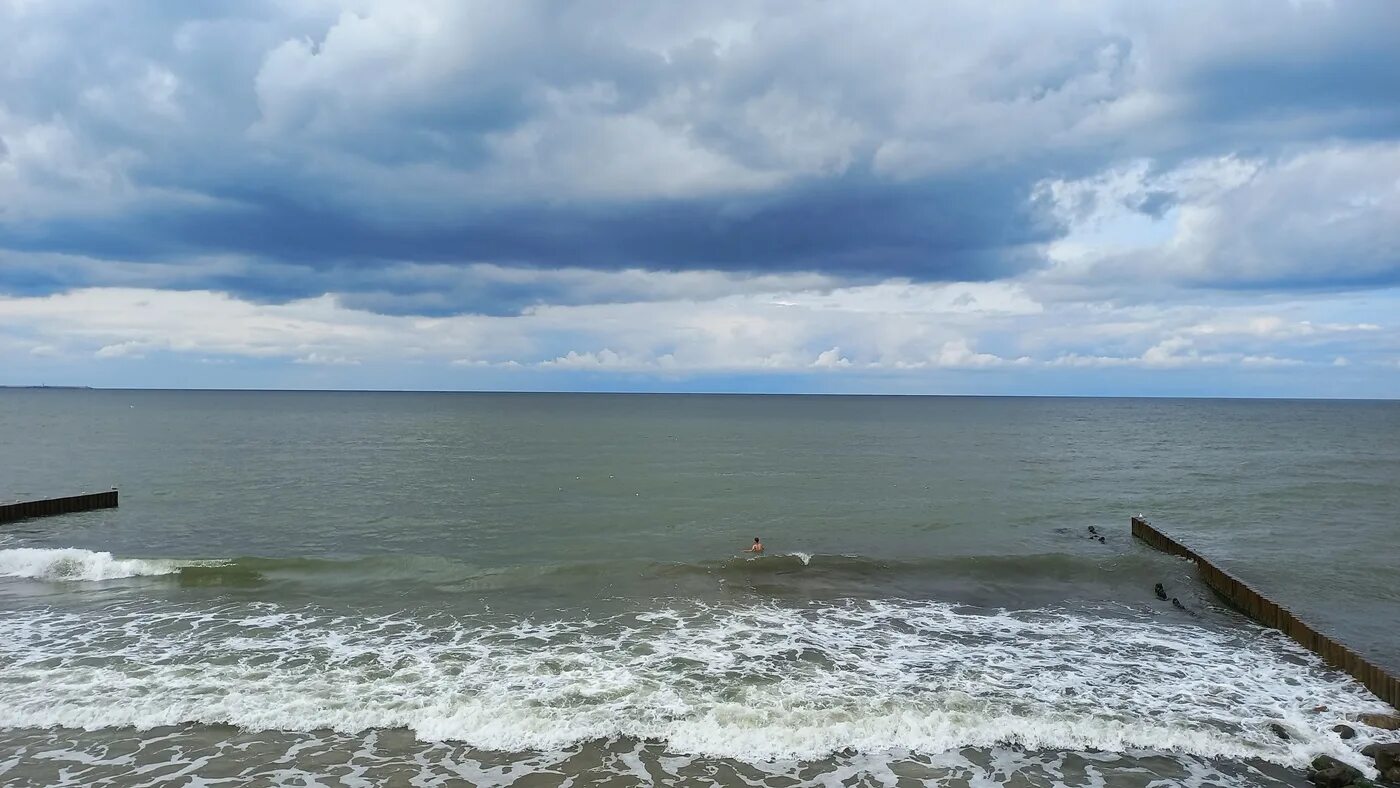 Температура воды моря зеленоградск. Море в Зеленоградске Калининградской области. Глаз Балтики Зеленоградск. Фотограф в Зеленоградске Калининградской области. Фото из Зеленоградска море.