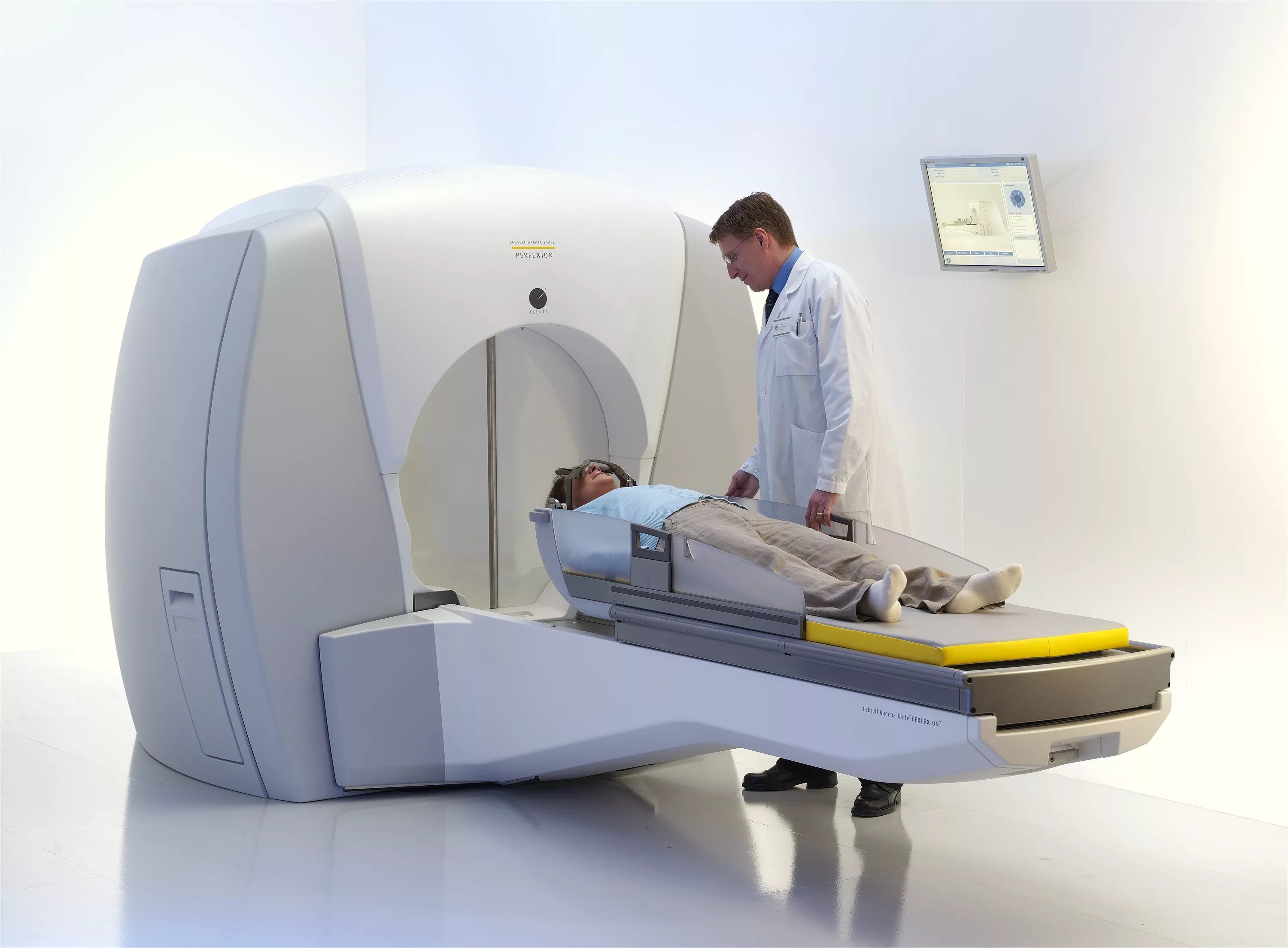 Гамма-нож (Leksell Gamma Knife). Leksell Gamma Knife Perfexion. * Stereotactic Radiosurgery/Gamma Knife Radiosurgery. Применение радиации в медицине