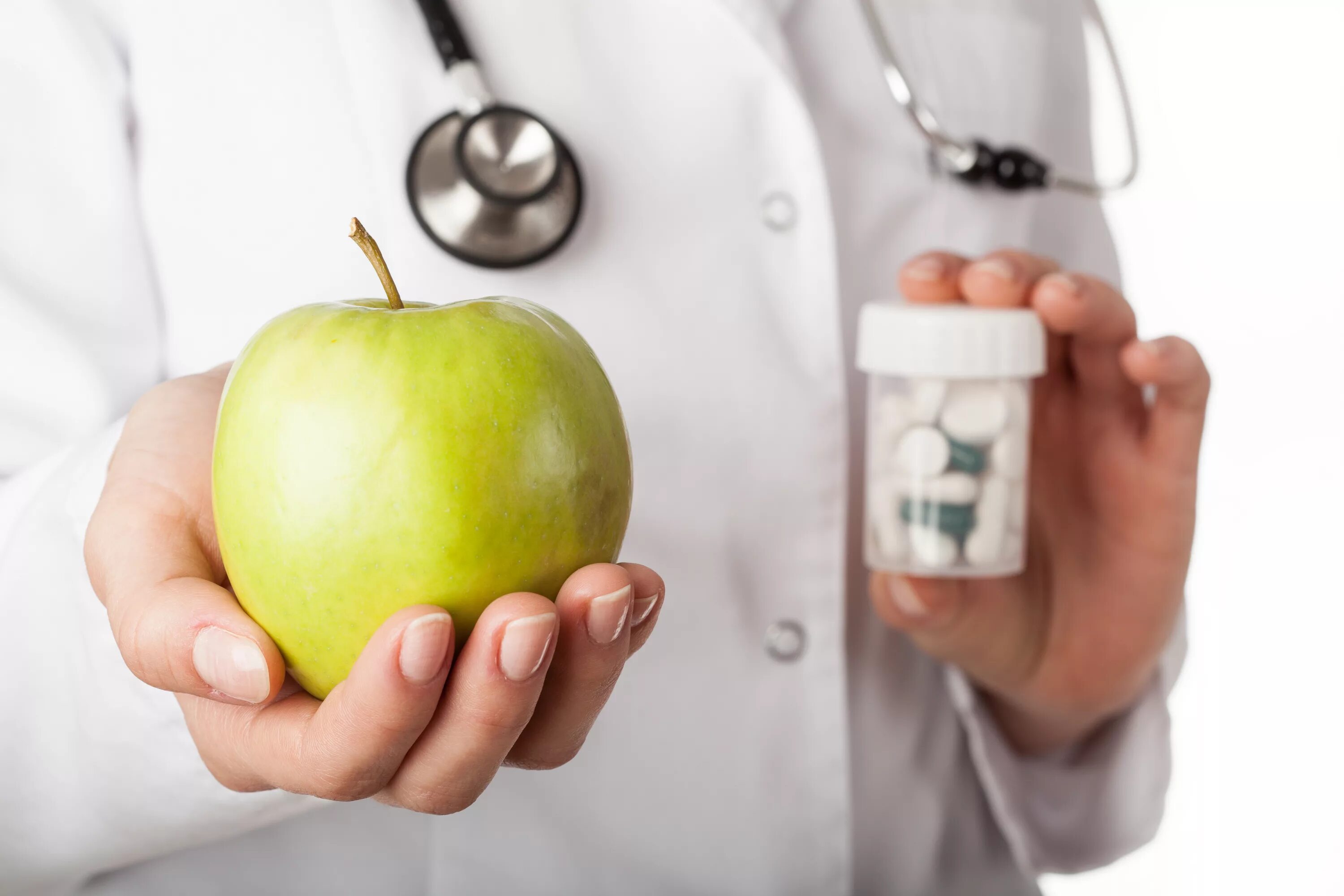 Есть ли аллергия на яблоки. Лечебное питание и медикаменты. Аллергия на зеленые яблоки. Интерес к моченым яблокам актуальность здоровье. Лечебное питание фото при ССС.
