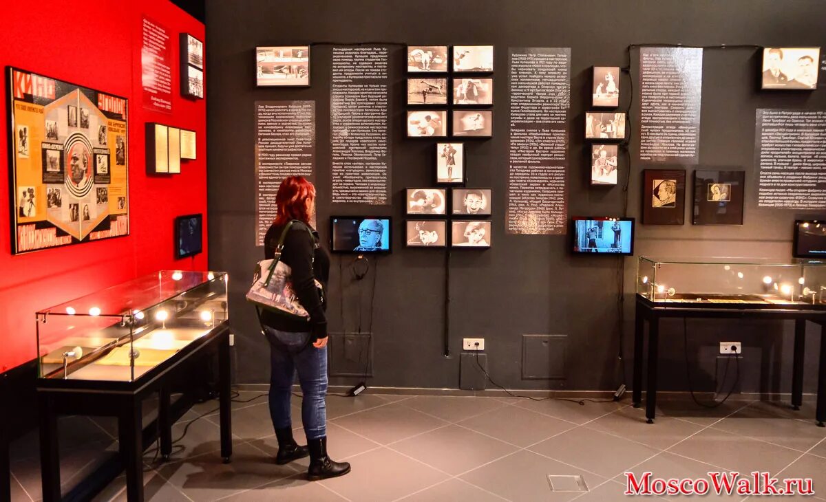 Выставка между небом и землей. Зорикто доржиев художник. В этом павильоне выставка лабиринт познания. Лабиринты странные. В этом павильоне выставка лабиринт познания.