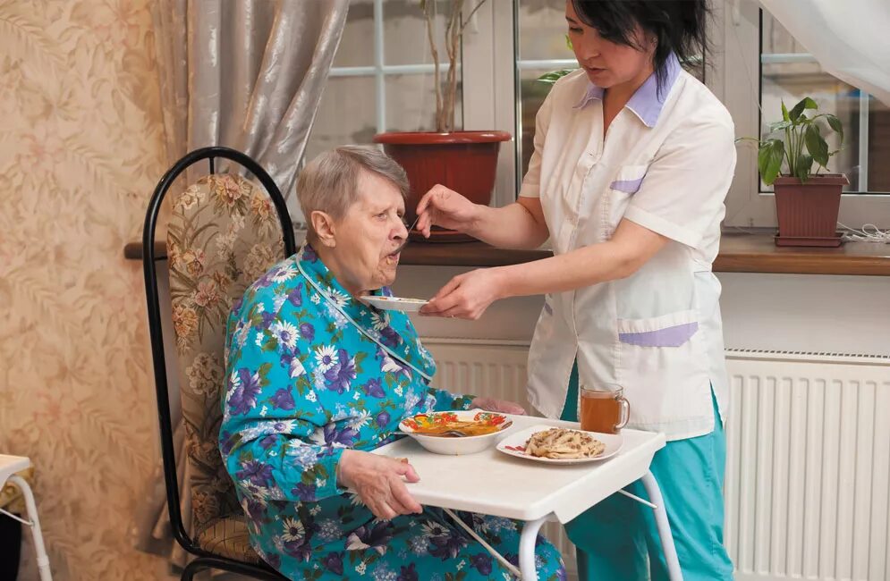 Реабилитация после инсульта доброта krasnodar pansionat ru. Дом престарелых для лежачих больных. Пансионат для пожилых людей после инсульта. Пансионат для пожилых людей с инсультом. Инвалид после инсульта.