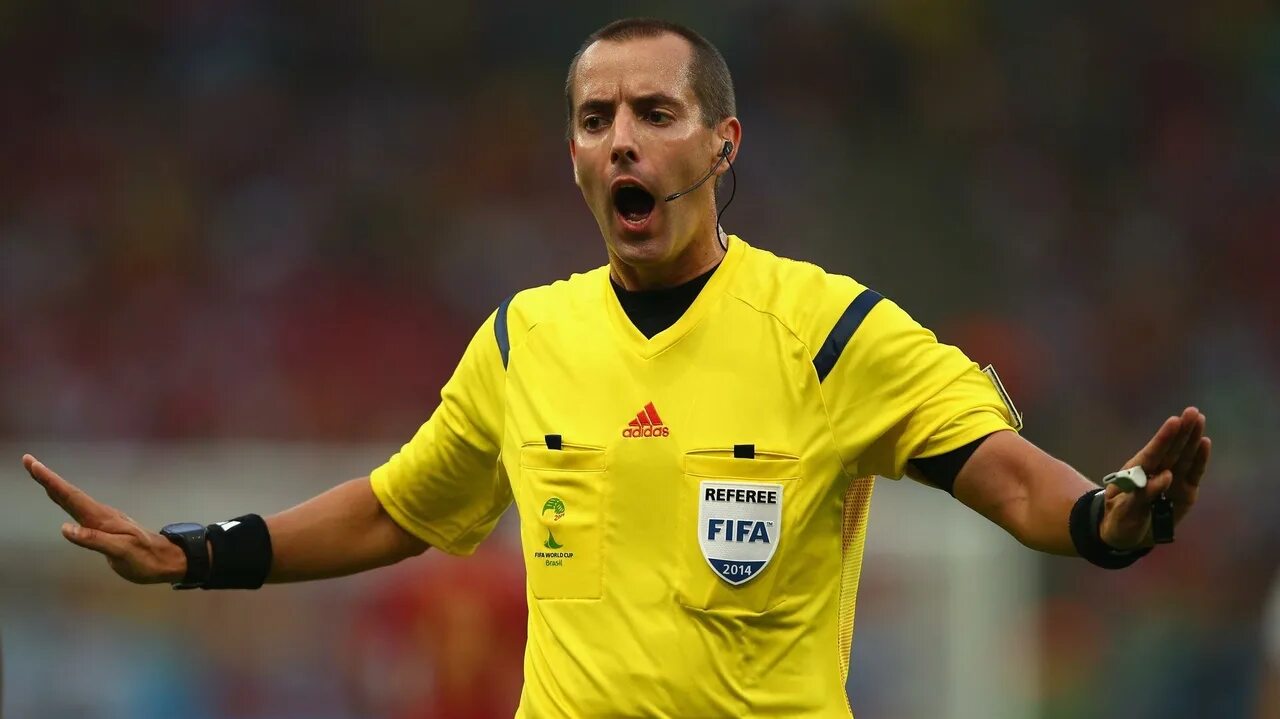 Образы игроков. Рефери. Рефери фото. Football referee. Колумбийская судья.