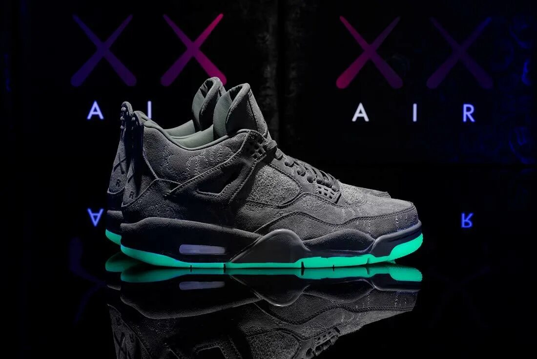 Nike kaws 4. Nike Air Jordan 4 KAWS. Nike Air Jordan 4 x KAWS. Nike Air Jordan 4 KAWS Black. Nike Air Jordan 4 Retro KAWS.