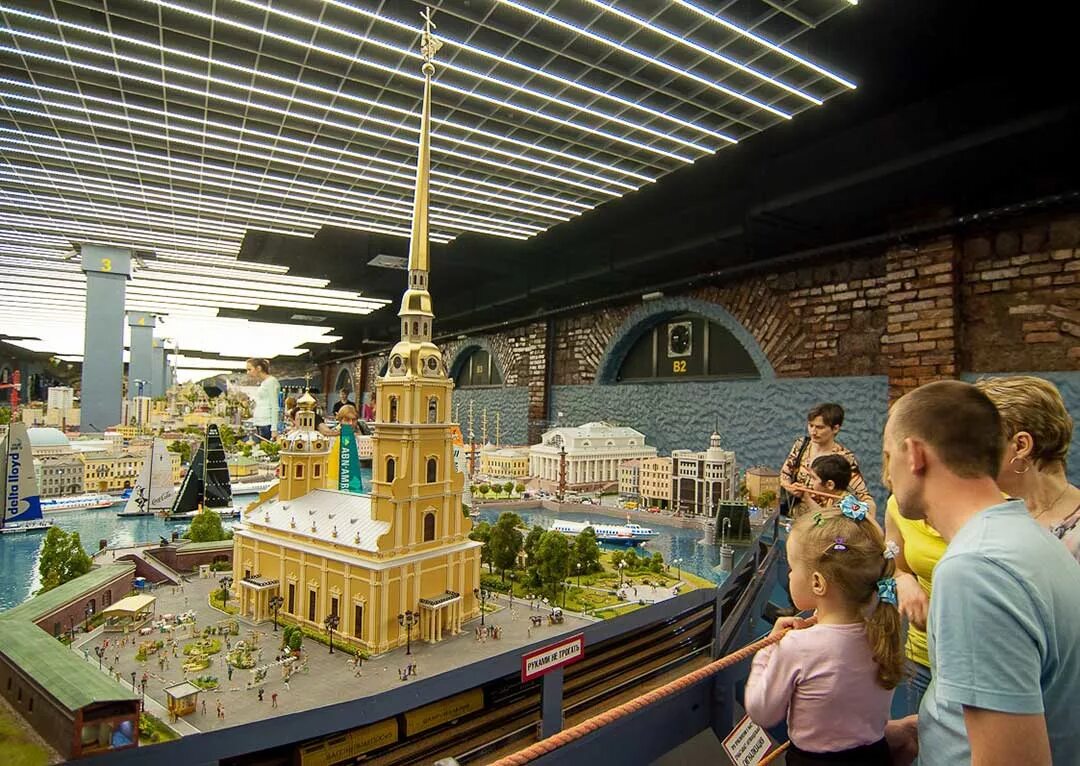 Мини город 2. Гранд макет питера в санкт-петербурге. музей макет россии в санкт-петербурге. питер музей миниатюры россии. гранд музей питер.