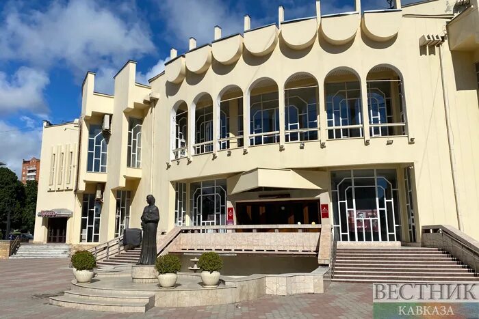 Экскурсия "90 лет Кумыкскому музыкально–драматическому театру" 2020, Махачкала -