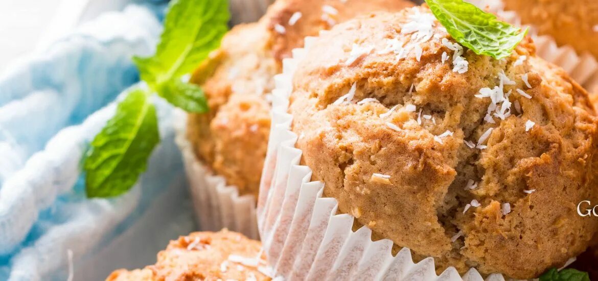 сытные маффины. бананово-кокосовые маффины. кекс с кокосовой стружкой. кекс с кокосовой стружкой. творожно шоколадный кекс.