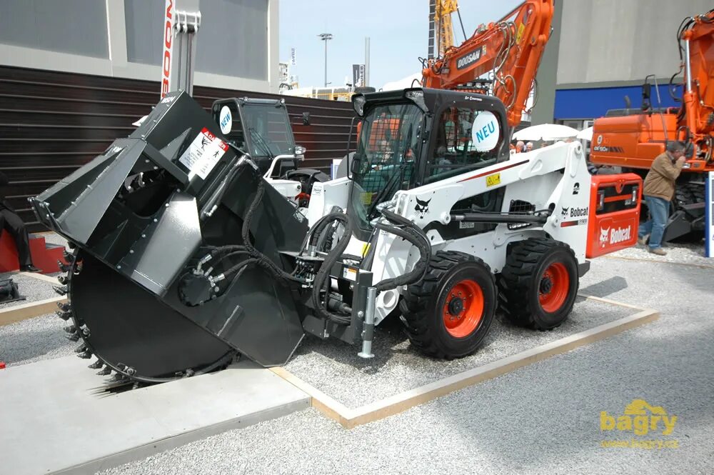 Bobcat s630. Погрузчик Bobcat s630. Мини погрузчик Bobcat s630. Мини погрузчик Бобкэт 630. Мини-погрузчик Bobcat s 630 Бобкэт.