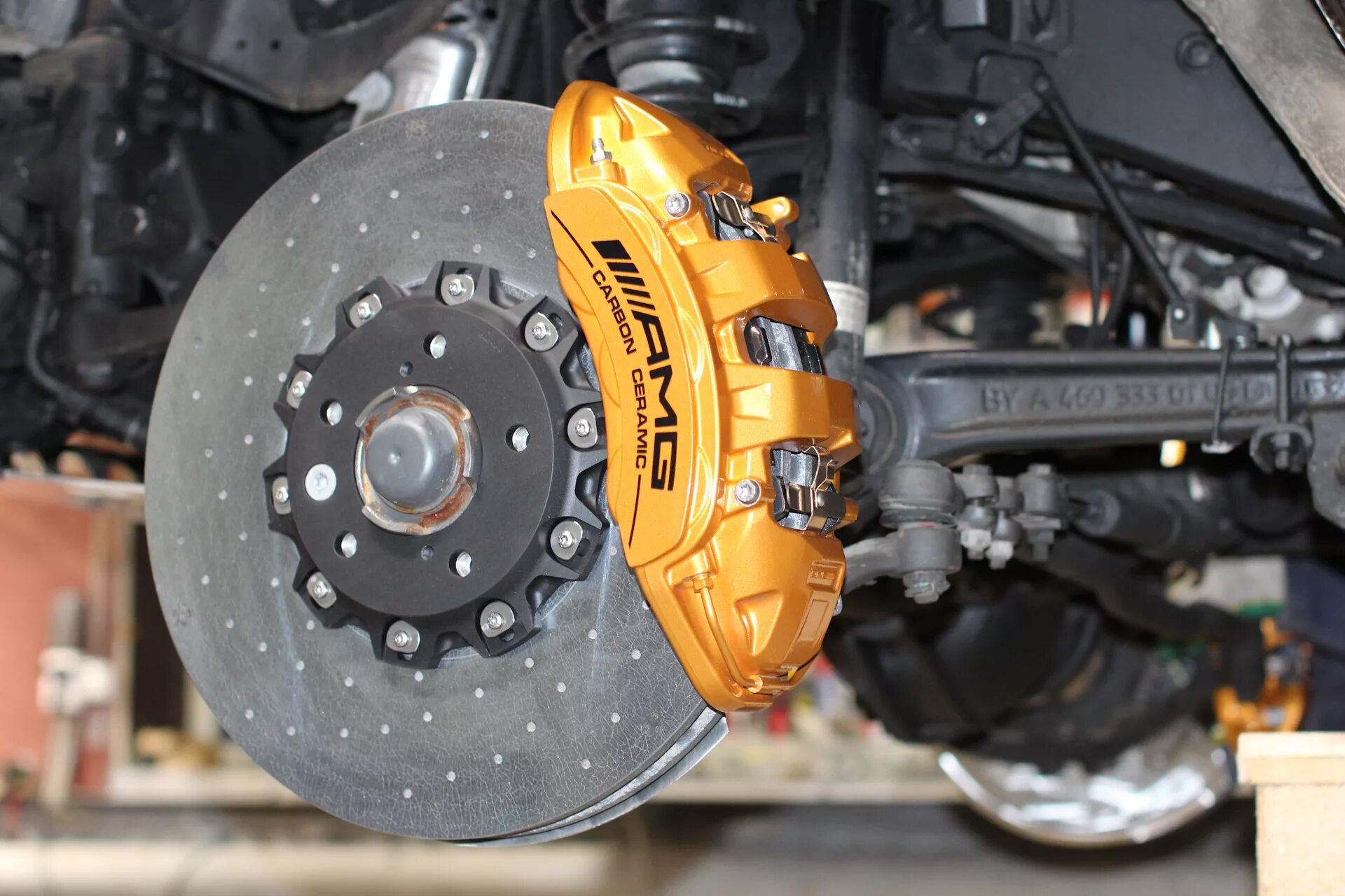Тормоза carbon ceramic. Тормоз фото. Тормозные колодки rotora. Brembo toyota lc200 колодки 8 поршневые. Brake disk df666.