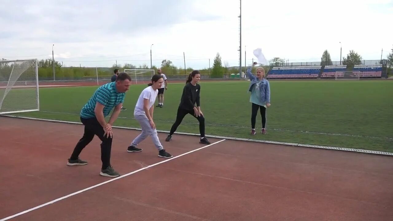 Ютуб сильное видео. Телерадиокомпания Радуга 3 Сергиевск. Сборная Сергиевского района Самарской области по волейболу 2005 год. Стадион Артемовец Шахты. Спортивный комитет в Суходоле вид с неба.