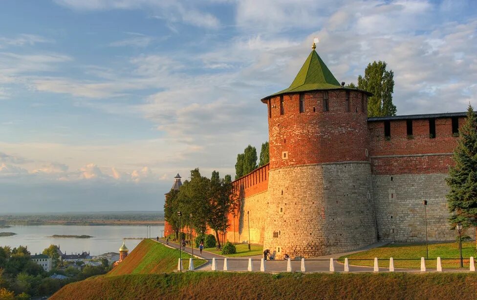 Какой кремль в нижнем новгороде. Нижегородский кремль 1221. нижний новгород крепость. нижегородский кремль, г. нижний новгород. новгородский кремль нижний новгород.