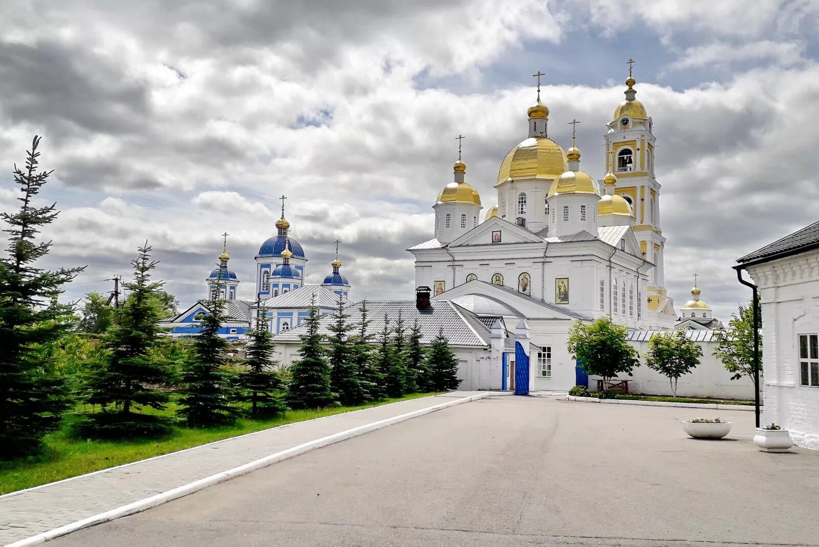 Оранский мужской монастырь. Оранский Богородицкий монастырь Богородский район. Монастырь оранки Нижегородская. Оранский мужской монастырь Нижегородской области. Монастырь оранки Богородский район.