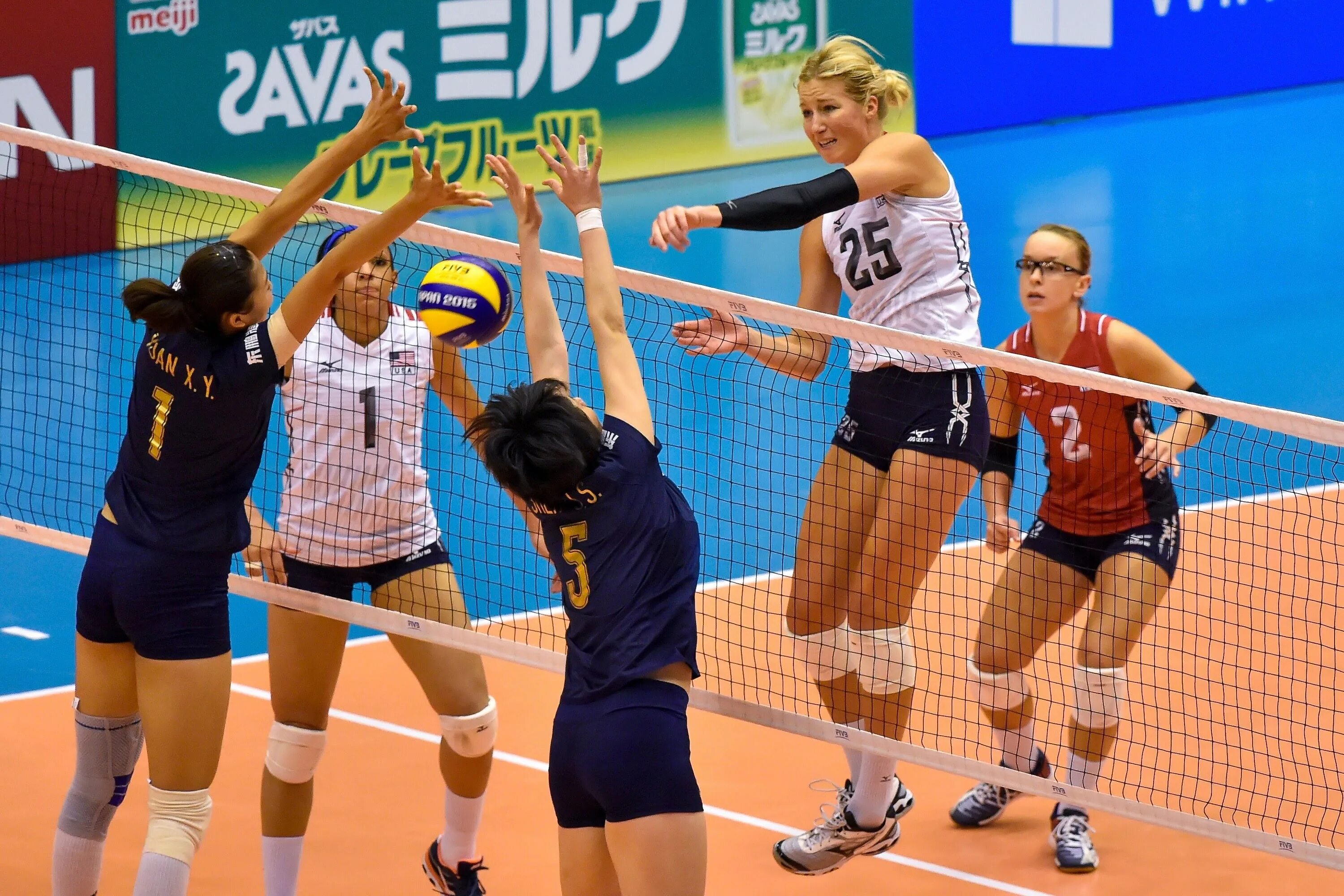 Волейбол. Игра в волейбол. Спорт волейбол. Volleyball player