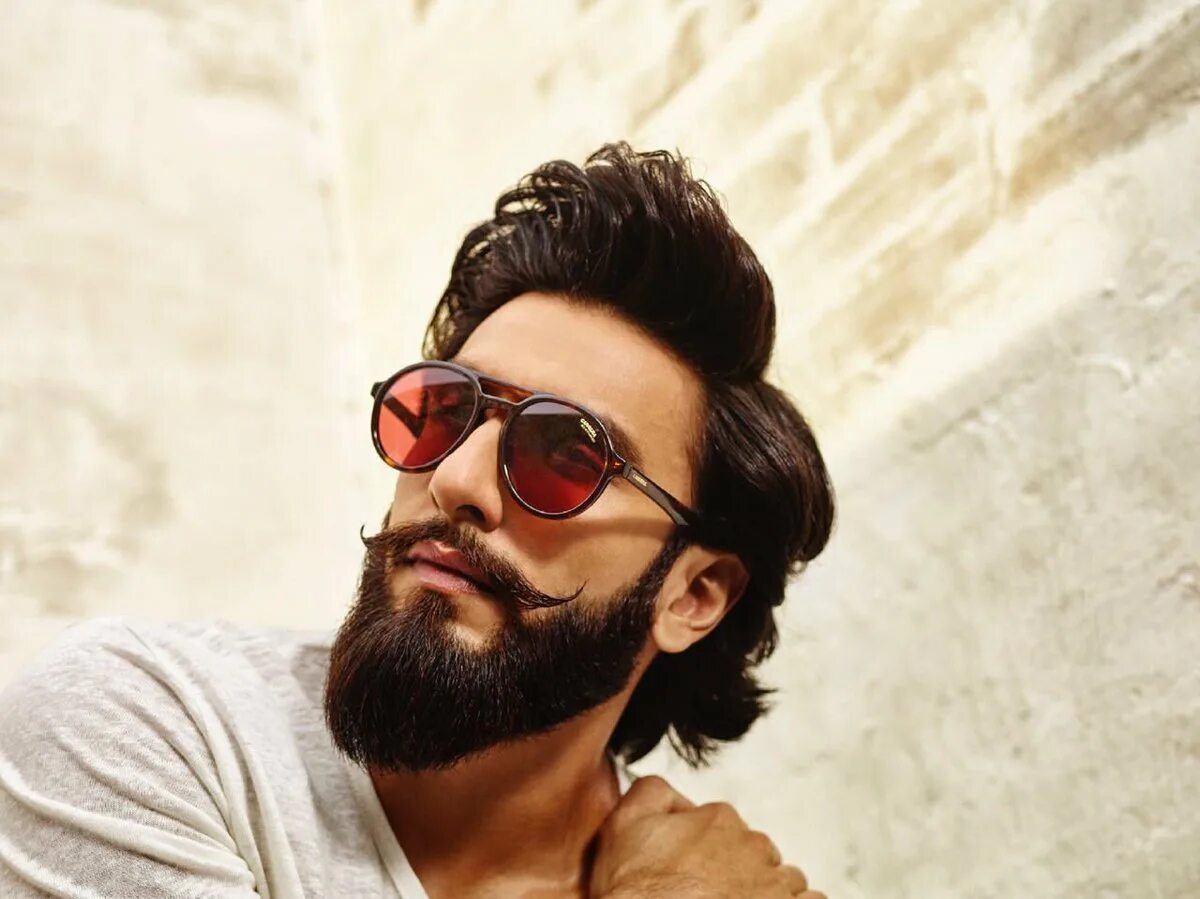 Бородатый dj. Ranveer singh. ранвир сингх без бороды. ранвир сингх алауддин. бородатый мужик.