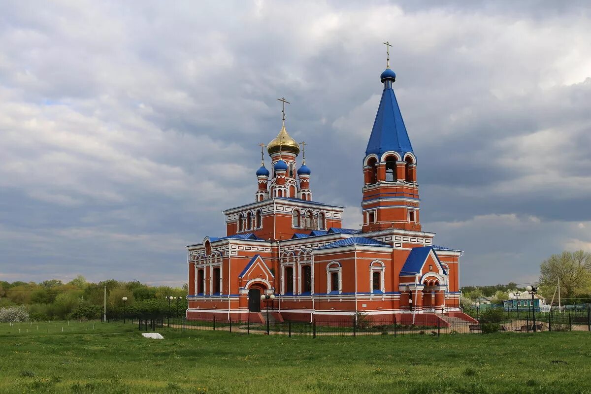 Храм Успения Пресвятой Богородицы Волоконовка. Волоконовский район храм Успения Пресвятой Богородицы. Храм в Волоконовке Белгородской области. Храм Успения Пресвятой Богородицы Волоконовка Белгородской области. Село новое волоконовский район