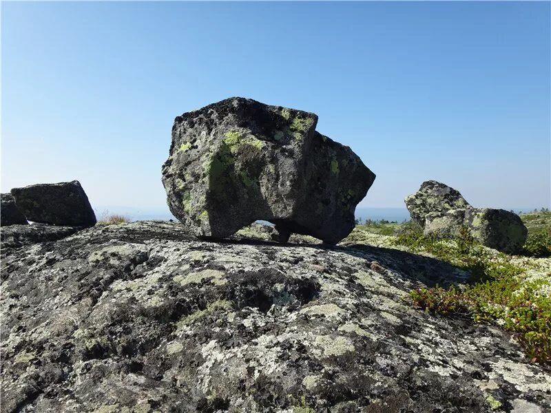 Звон камней. Камни Кольского полуострова. Гора волосяная Кандалакша. Кольский полуостров Кандалакша. Сейды Кандалакша.