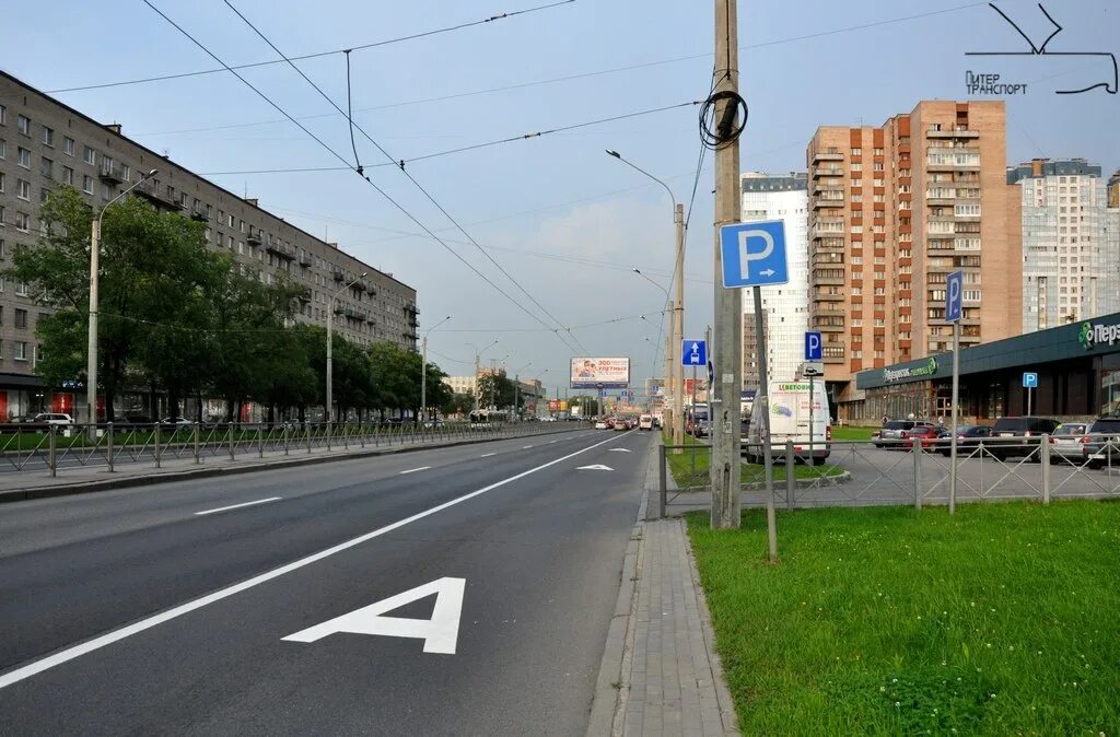 Автобусная полоса Ленинский проспект. Выделенная полоса для общественного транспорта. Полоса для автобусов. Выделенная полоса для автобусов.