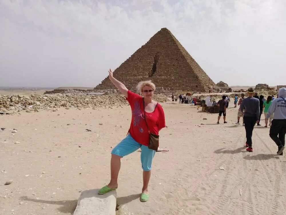 Сколько стоит каир. Каир пирамиды экскурсия. Каир пирамиды экскурсия из Хургады. Хургада пирамиды экскурсия. Египетские пирамиды экскурсия из Хургады.