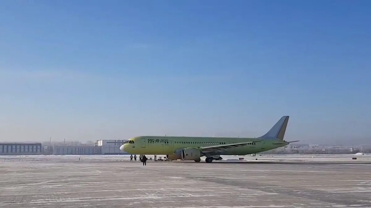 Первый полет мс. МС 21 300. МС-21 300 пассажирский самолёт. Новый самолёт России МС 21. МС-21-300 крыло.