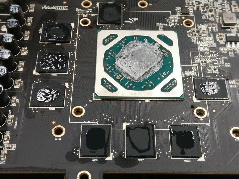 Производителя памяти видеокарты. Чип RX 470. УЖАРЕННЫЙ чип видеокарты. Термопаста на видеокарте. Плата термопаста.