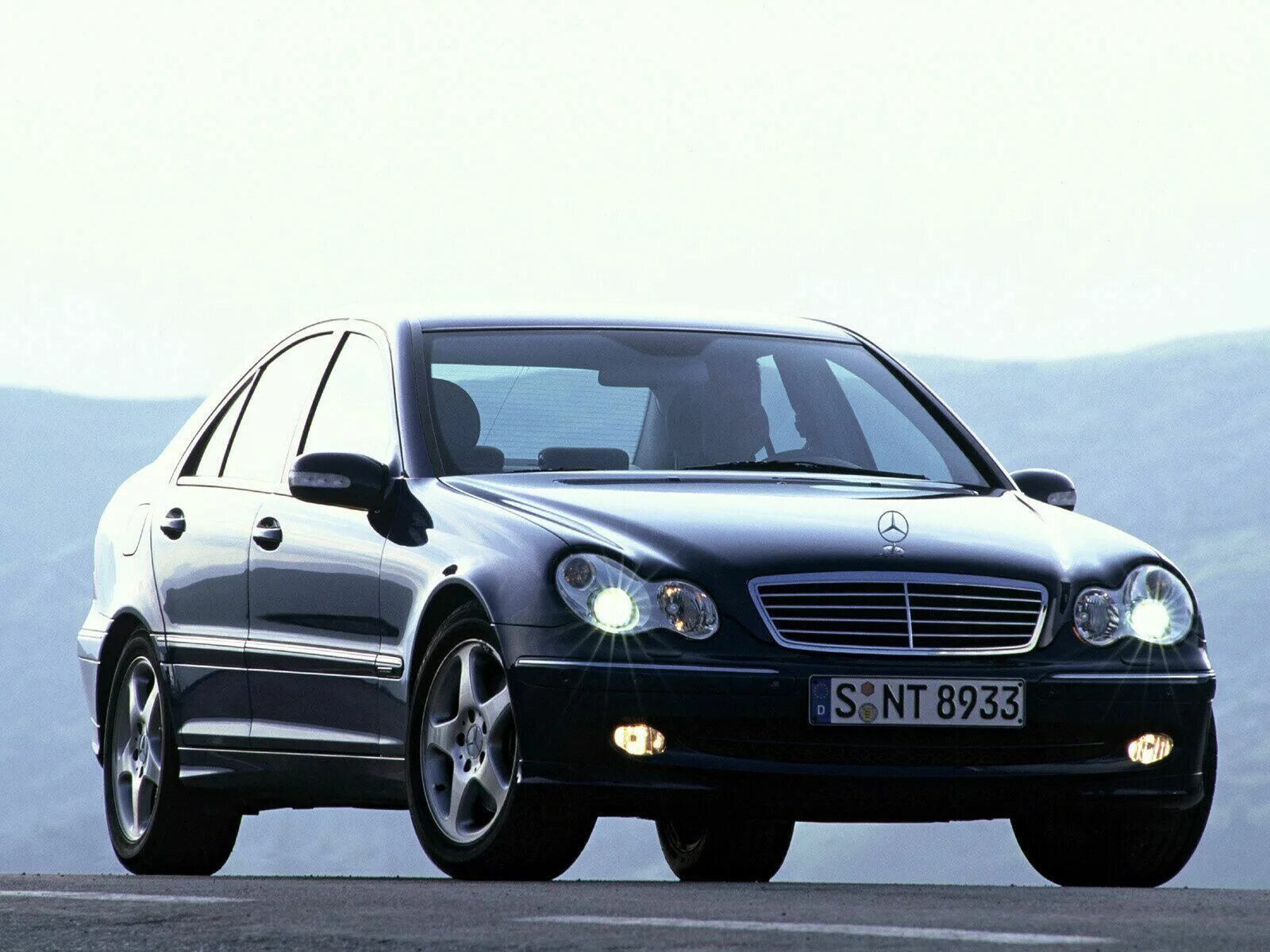 Mercedes-benz w203. W203 brabus. Mercedes-benz w203 2001. Мерседес c 2001. Mercedes-benz w203 2000.