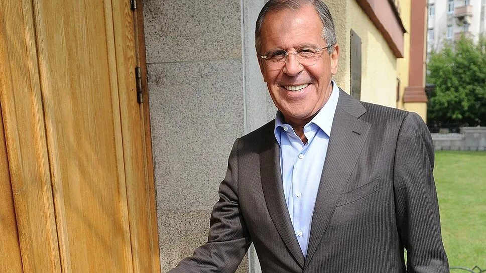 Лавров 2021. Сергей лавров 1990. Лавров сергей викторович семья. Сколько лет лаврову в 2023 году исполнится. Лавров цитаты.