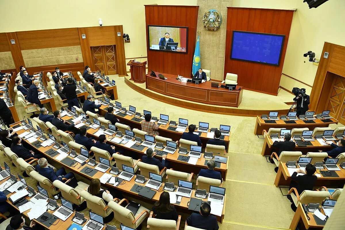 Парламент в новом свете. Парламент Республики Казахстан. Мажилис парламента Казахстана депутаты. Мажлиса парламента Республики Казахстан. Заседание Мажилиса парламента РК.