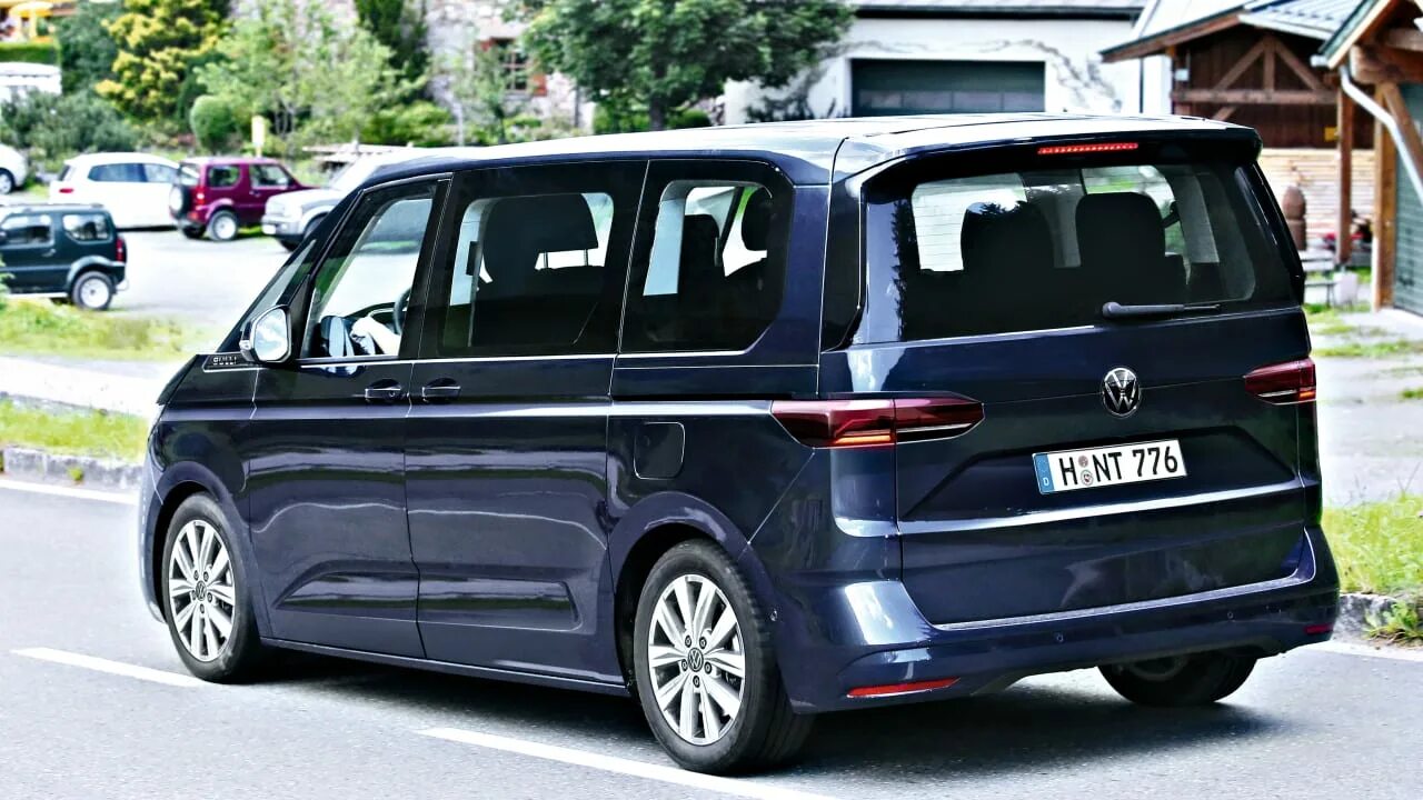 Новый т 7. VW t7 Multivan 2021. Фольксваген Мультивен т7. Мультивен т7 2021 Фольксваген. Фольксваген Мультивен т7 2022.