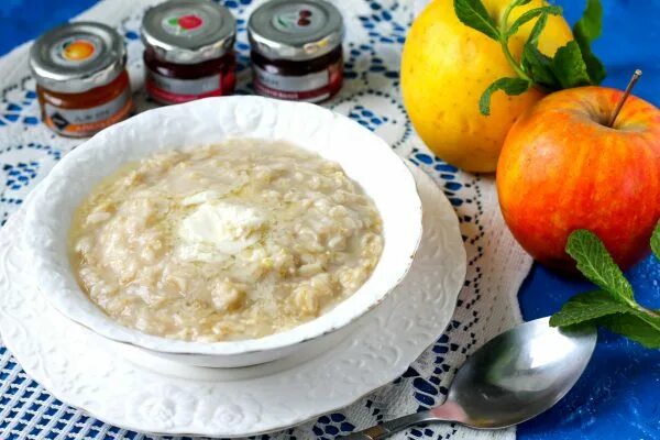 Вред овсяной каши на воде. Овсяная каша с растительным маслом. Каша овсяная с растительным молоком. Овсяная каша на молоке при беременности. Каша с растительным маслом.