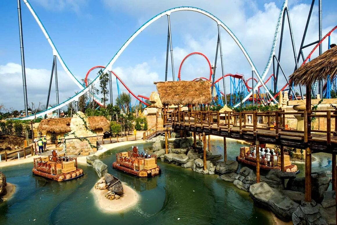 Порт авентура испания аттракционы. Испанский парк аттракционов порт авентура. Испания салоу порт авентура. Парк портов. Порт авентура испания.