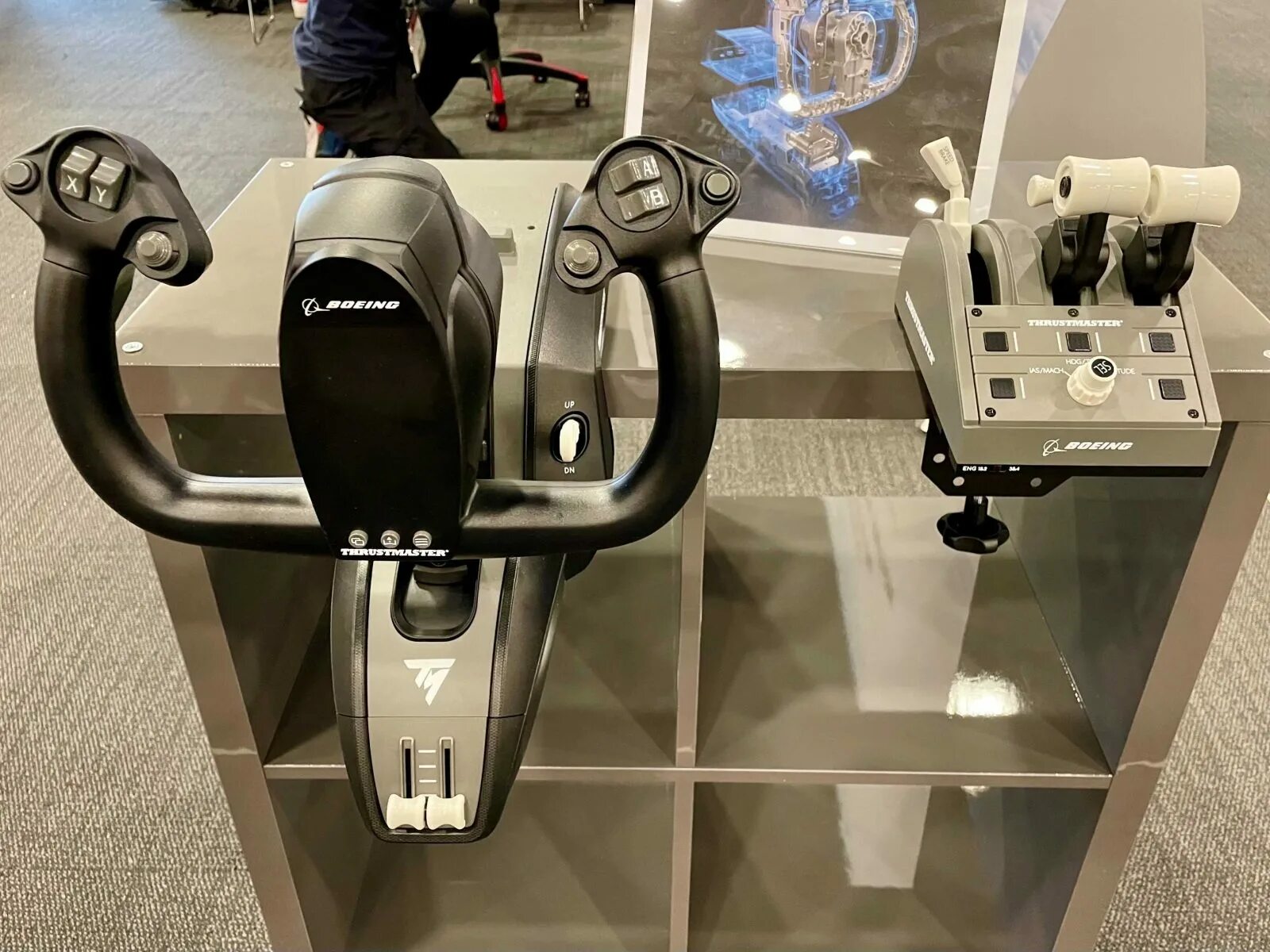 Thrustmaster boeing yoke. Thrustmaster boeing yoke