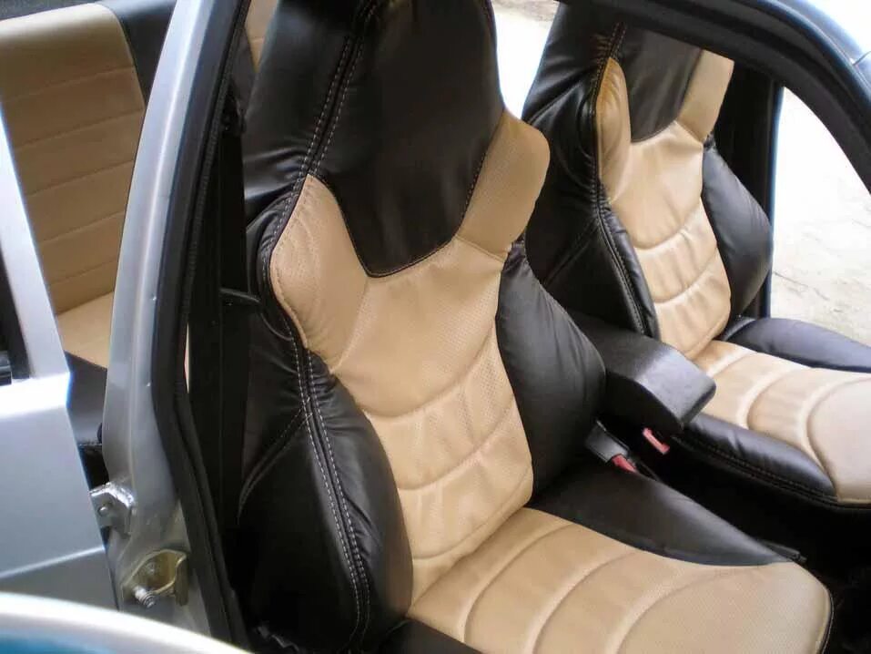 Экокожа владивосток. Авточехлы mercedes actros 2013 экокожа перфорация,черный. Авточехлы из экокожи. Экокожа владивосток. Экокожа материал.