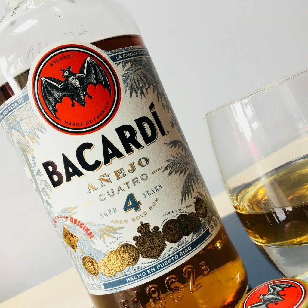 Бакарди купить в москве. Bacardi Anejo 4. Бакарди Аньехо Куатро 4. Ром бакарди Аньехо. Ром бакарди Аньехо Куатро 4 года.