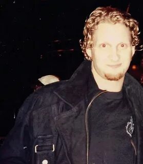 Layne Staley circa late 1992: via @i.think.its.gonna.rain on IG Layne.