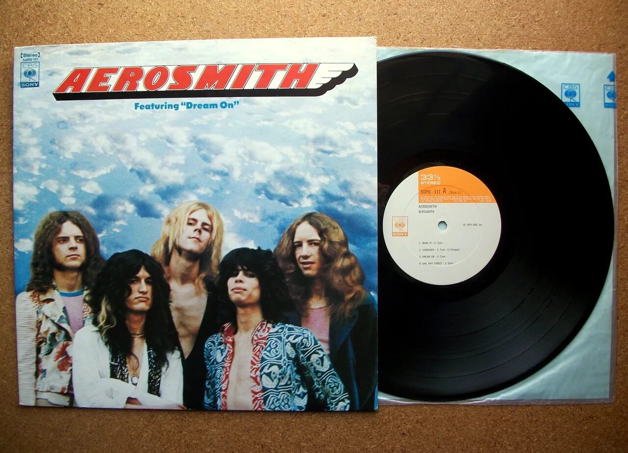 Включи dream on. Аэросмит 1973. Aerosmith 1973 album. Обложки Aerosmith 1973. Аэросмит 2023.