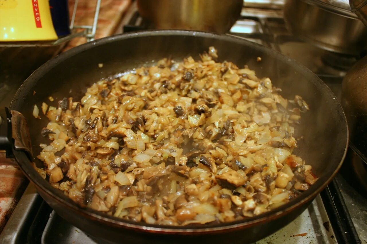 курица грибы фарш. грибная запеканка с картофелем в духовке. салат жульен с курицей и грибами. макароны с фаршем и грибами. запеканка с шампиньонами.