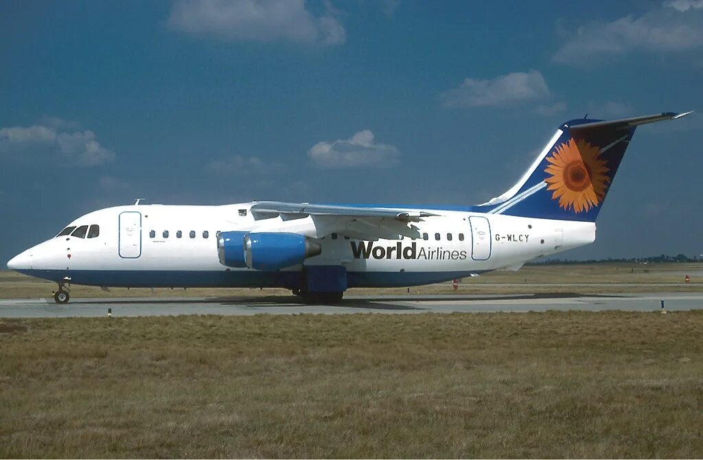 Боинг 787. Дс-8 самолет. World airways. World airways. World airways.