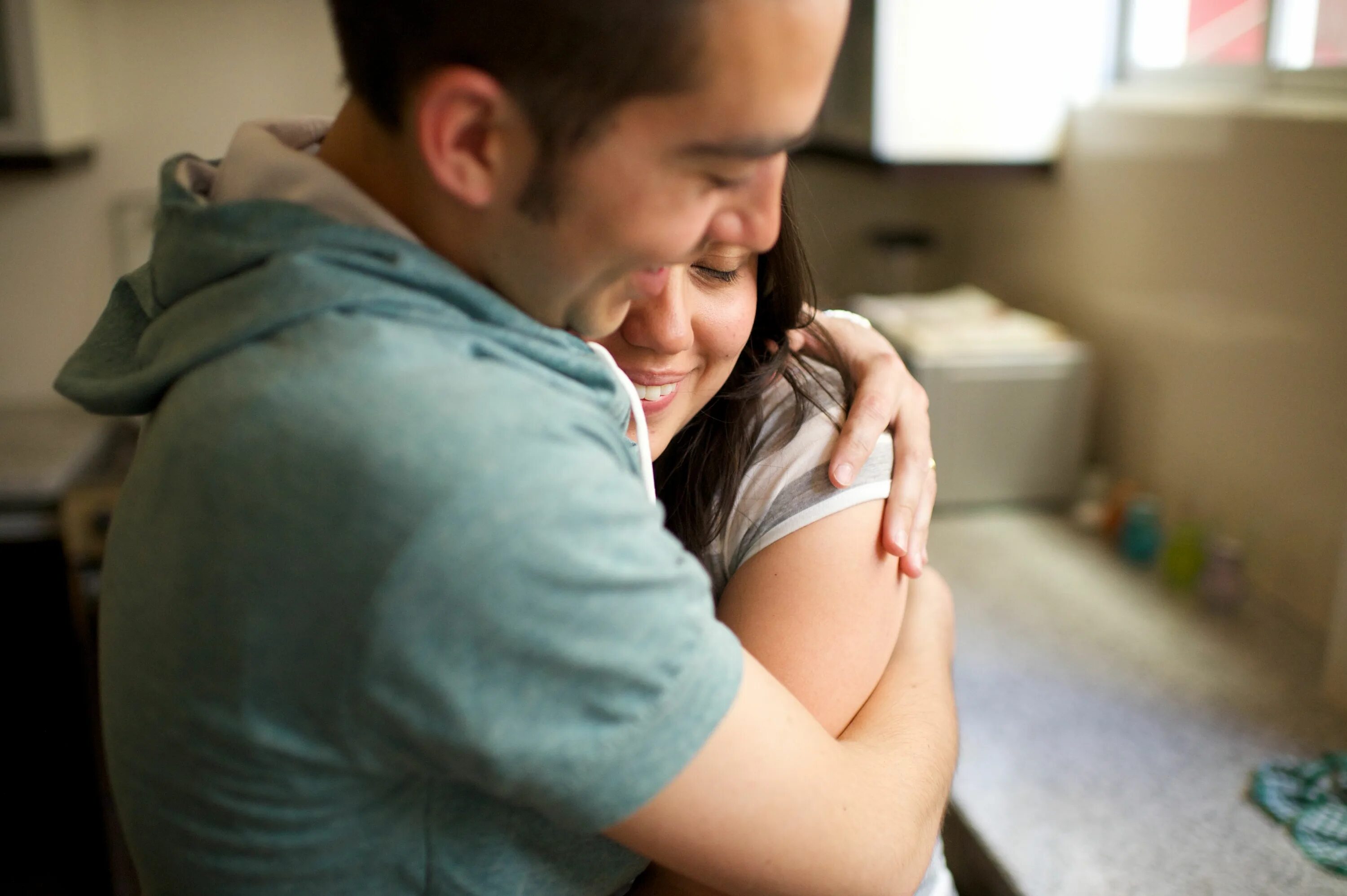 Complement each other. Жена хаг. husband. hug your customers. husband and other.