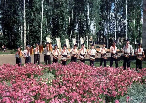 Крылатый лагерь набережные. Набережные Челны лагерь Саулык крылатый. Оздоровительный лагерь крылатый Набережные Челны. Лагерь крылатый Набережные Челны комнаты. Лагерь крылатый Набережные Челны фото.