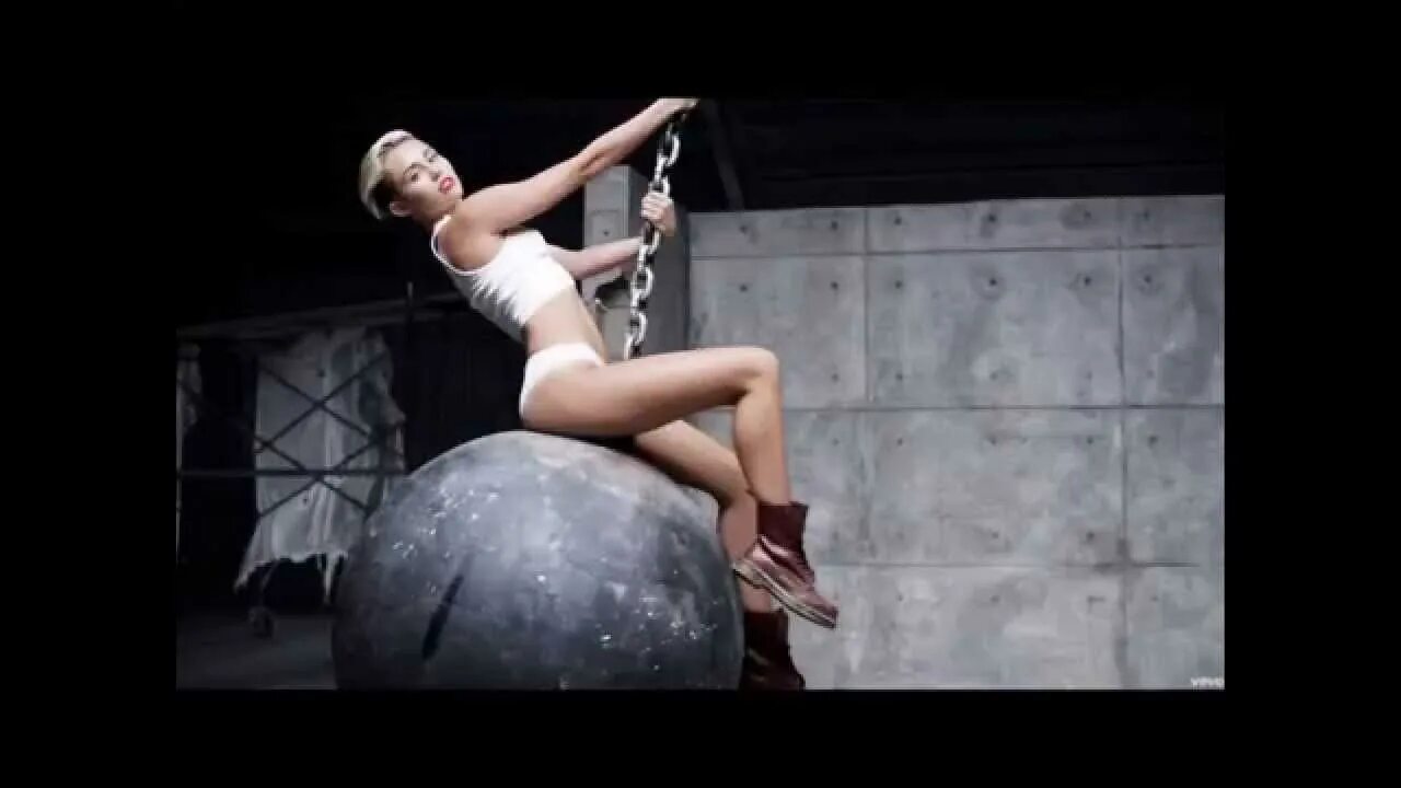 Wrecking ball минус. Wrecking ball минус